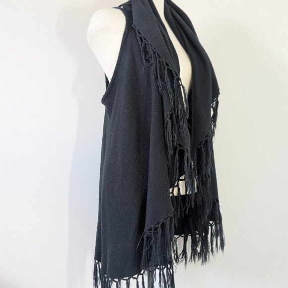 Black Fringe Knit Vest - Picture 4 of 4